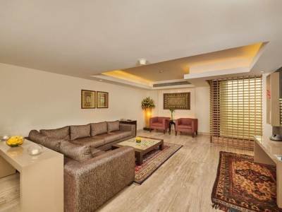 The Lalit New Delhi Hotels 3